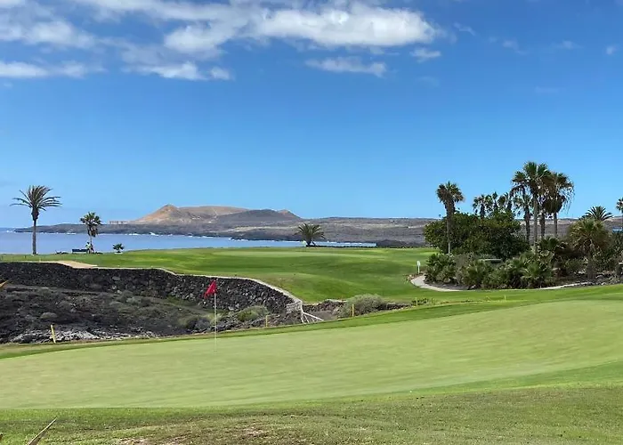 Golf & Sunset Albatros Park * 圣米格尔德阿沃纳